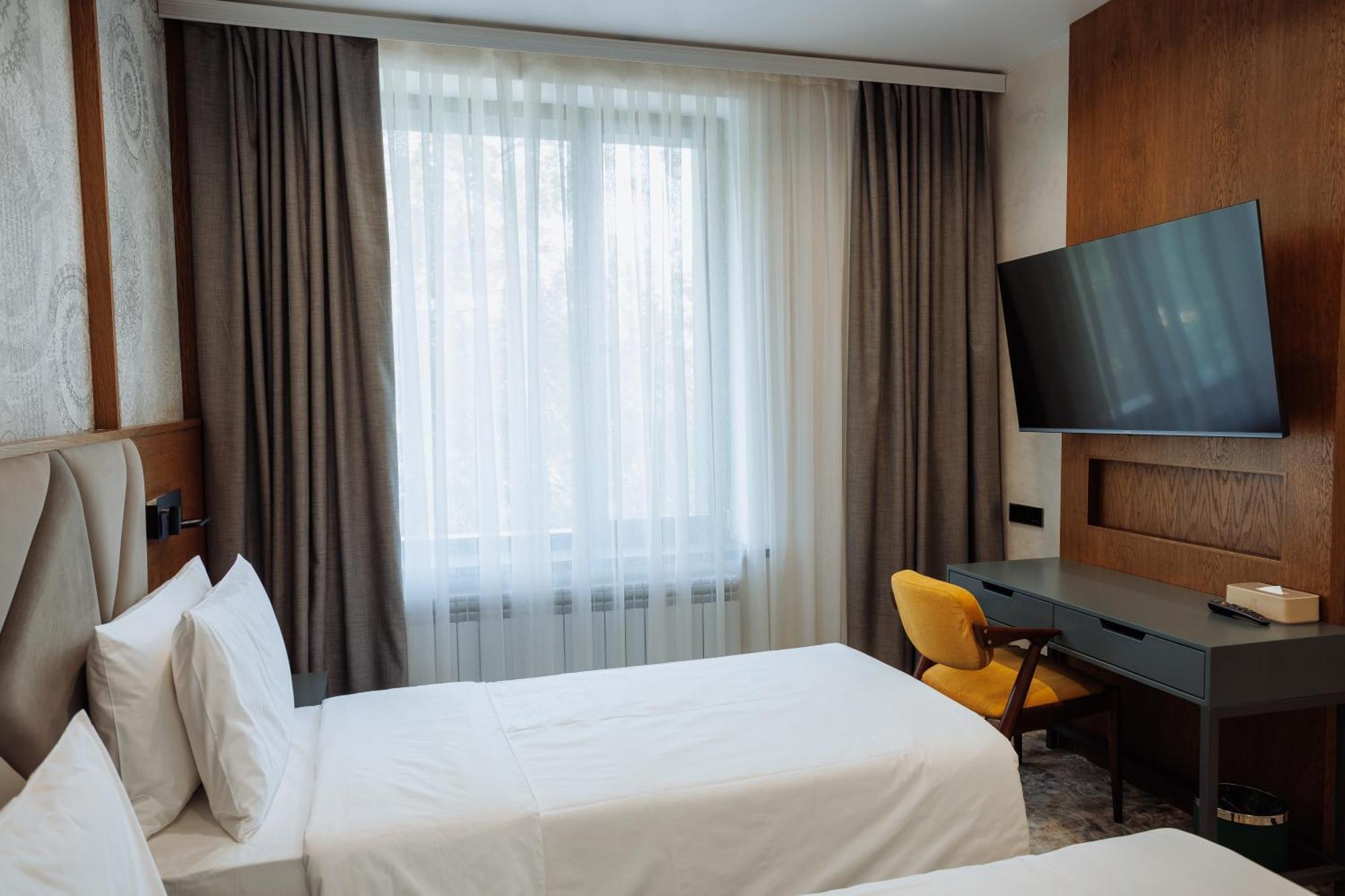 Aurum Garden Hotel Szymkent Zewnętrze zdjęcie