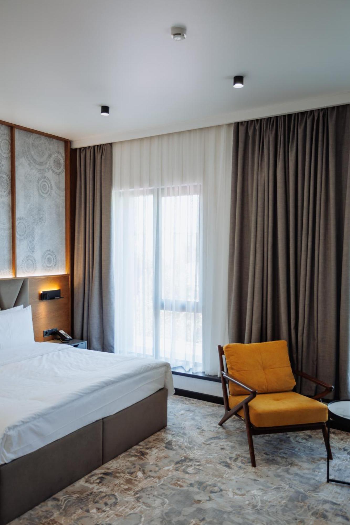 Aurum Garden Hotel Szymkent Zewnętrze zdjęcie