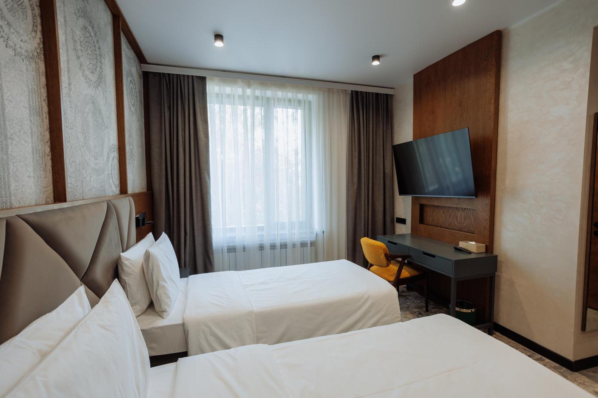Aurum Garden Hotel Szymkent Zewnętrze zdjęcie