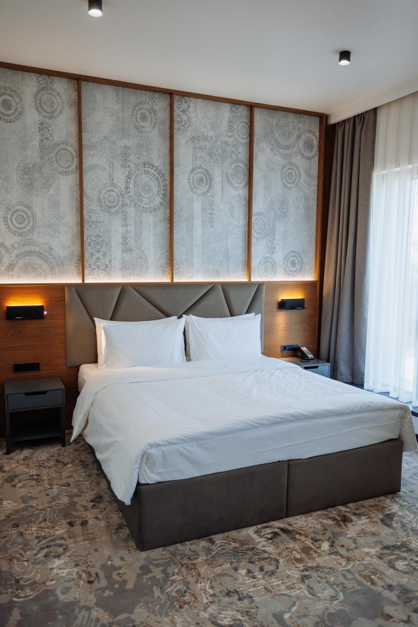 Aurum Garden Hotel Szymkent Zewnętrze zdjęcie