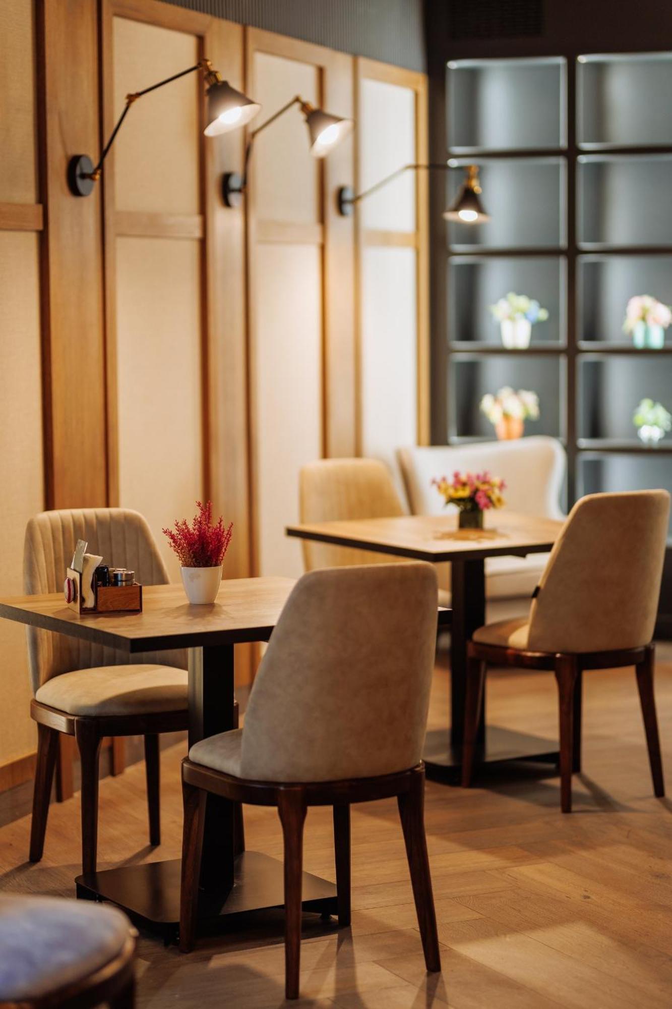 Aurum Garden Hotel Szymkent Zewnętrze zdjęcie