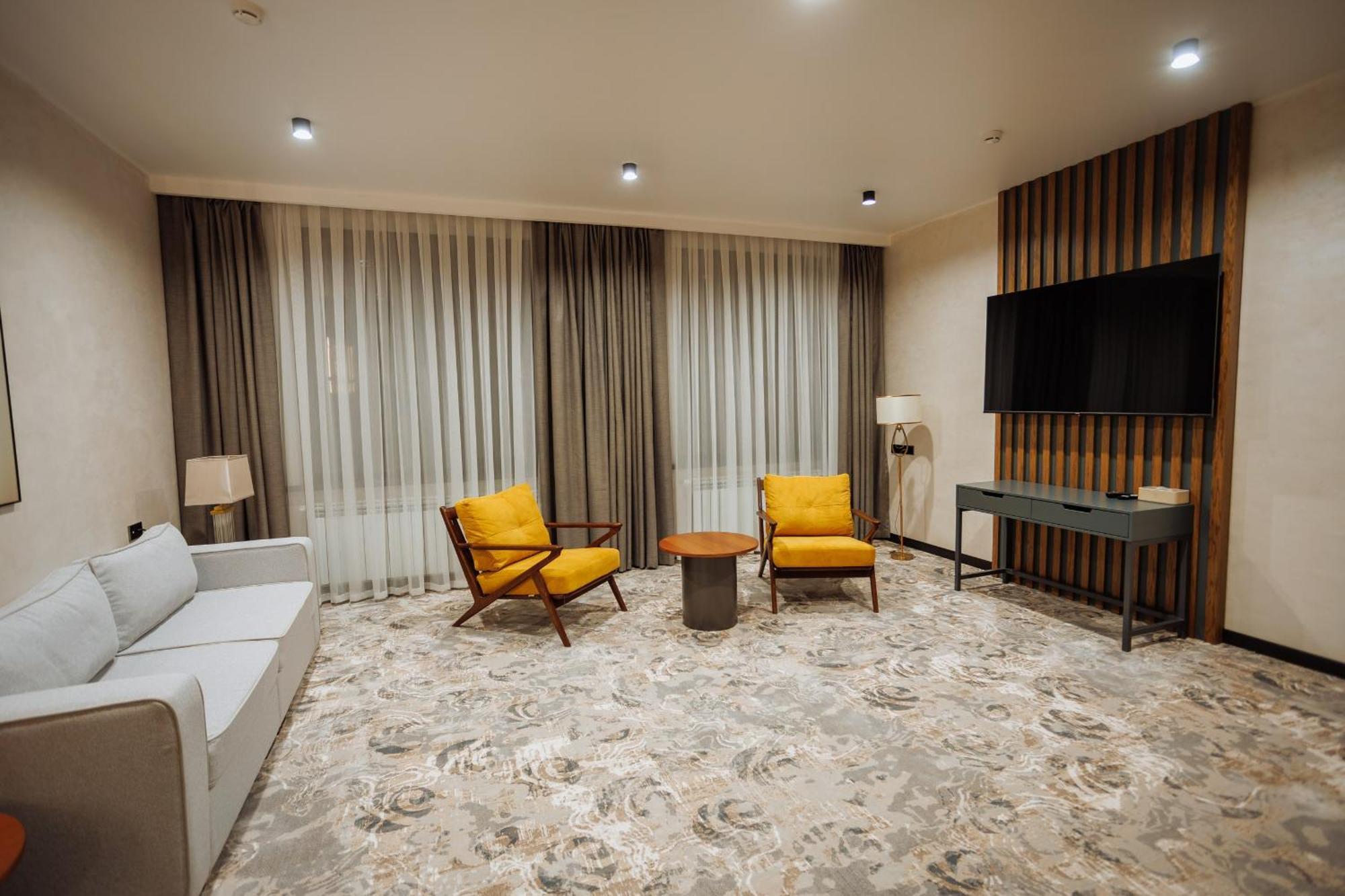 Aurum Garden Hotel Szymkent Zewnętrze zdjęcie